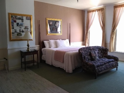 The Charles Inn image 4